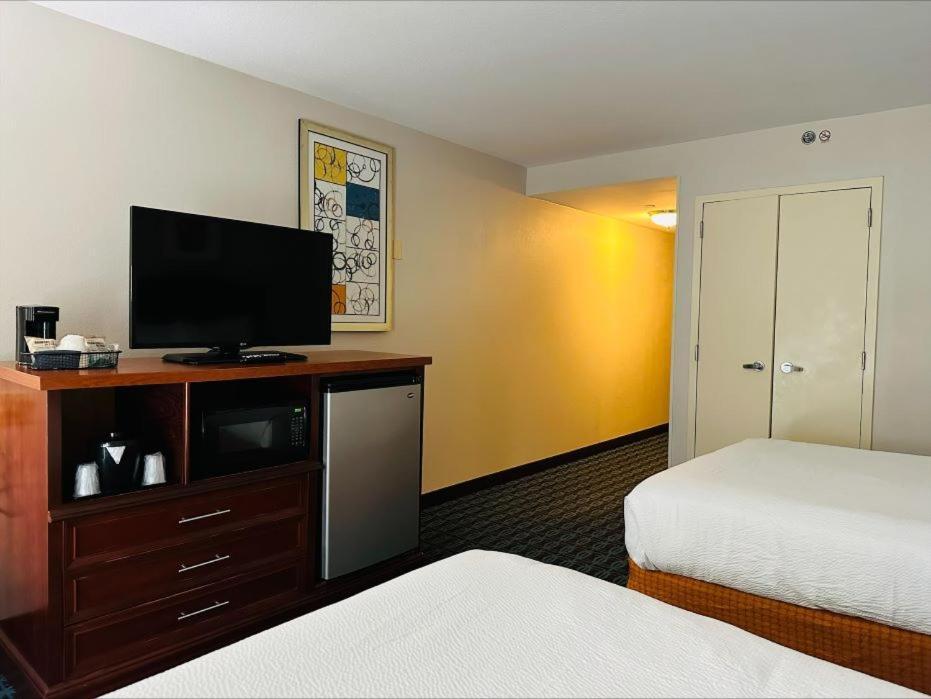 Fairfield Inn & Suites By Marriott Waco North Exterior photo